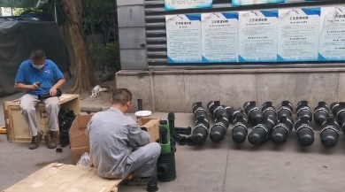 疊片污水處理器，正在裝配